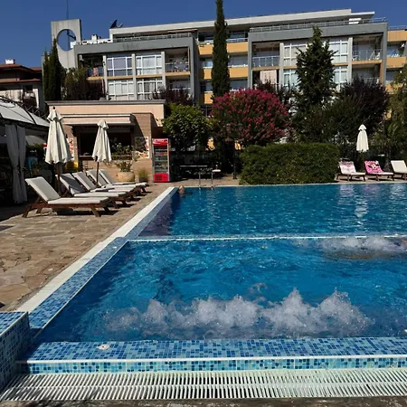 Sun & Sea Apartment